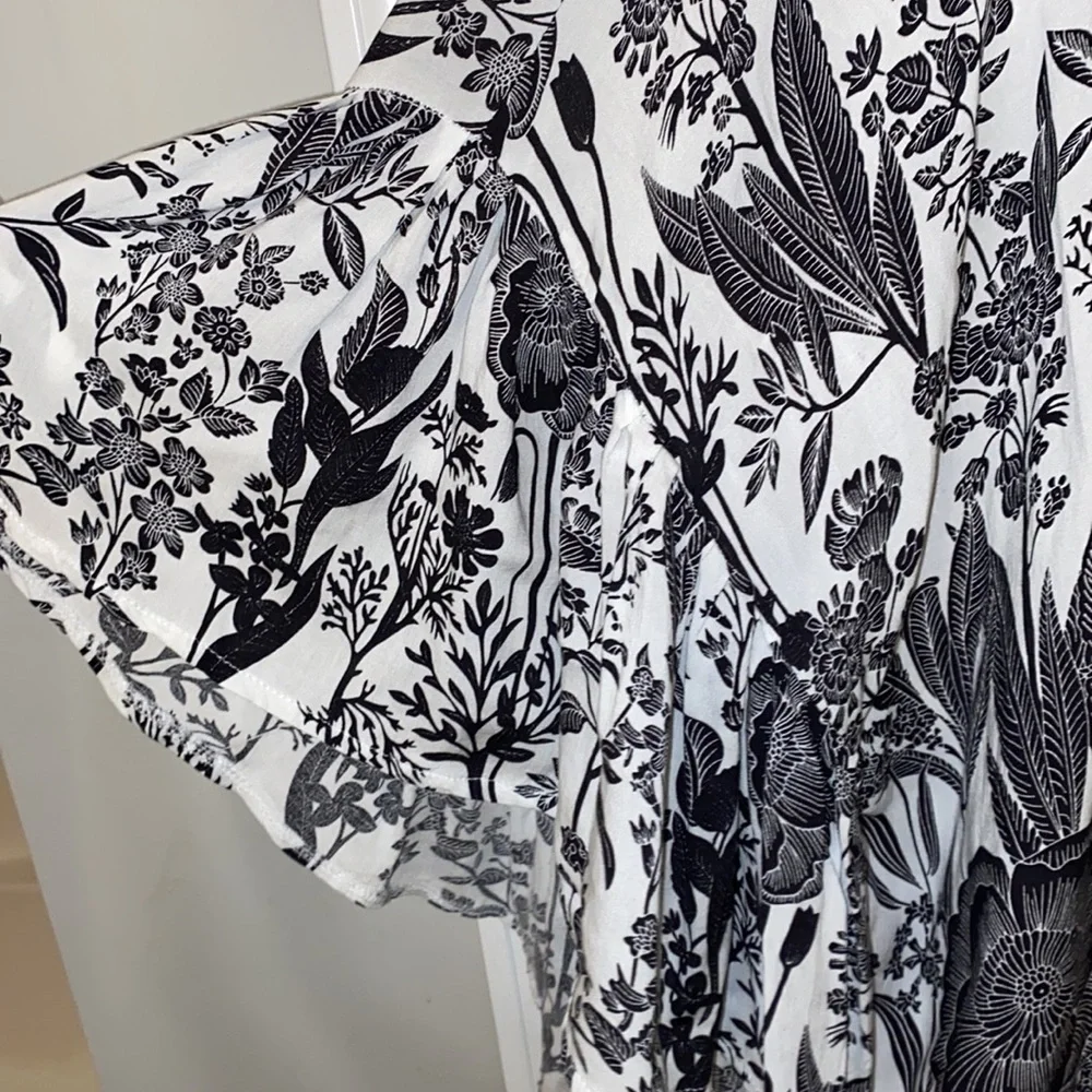 Coco + Carmen Women's White Black Floral Open Cardigan OS - Picture 4 of 8